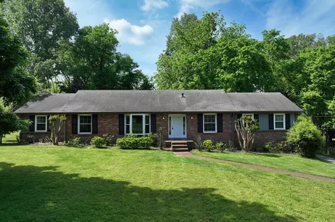 114 Trout Valley Dr, Hendersonville, TN 37075