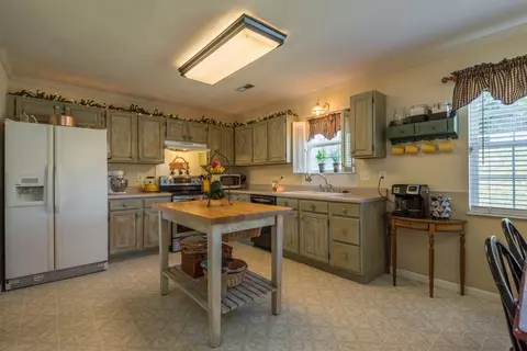 209 Nicely Tr, Powell, TN 37849 photo 11