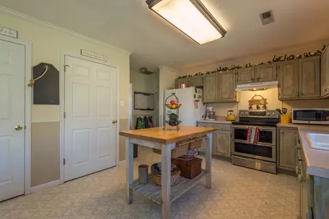 209 Nicely Tr, Powell, TN 37849 photo 12