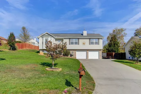 6705 Farmbrook Ln, Knoxville, TN 37918 photo 2