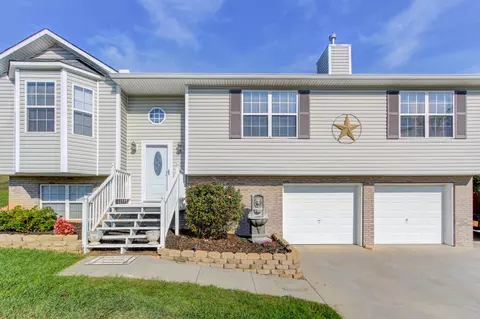 6705 Farmbrook Ln, Knoxville, TN 37918 photo 1