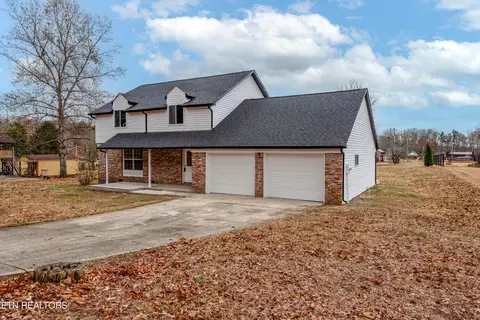 199 Red Bud Dr, Harriman, TN 37748
