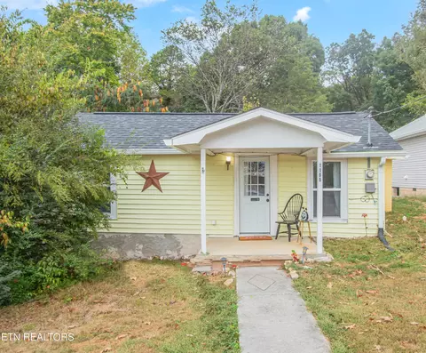 1105 W 1st Ave, Lenoir City, TN 37771