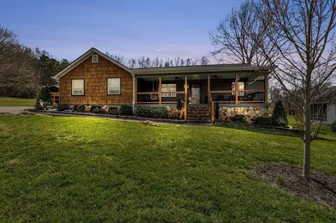 152 Valley Breeze Dr, Ringgold, GA 30736