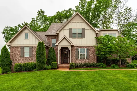 1092 Summerstar Cir, Gallatin, TN 37066