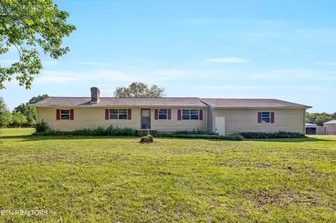 1316 Old Chisholm Tr, Dandridge, TN 37725
