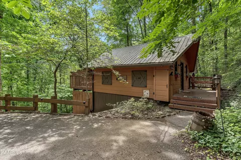 1830 Ridgecrest Dr, Sevierville, TN 37876
