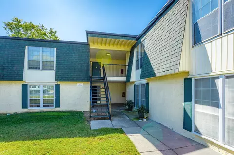 900 Mountain Creek Rd #V450, Chattanooga, TN 37405