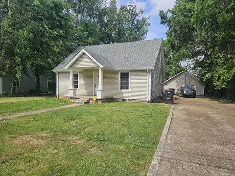 911 Leaf Ave, Murfreesboro, TN 37130 photo 2