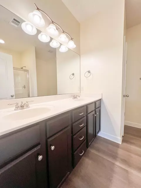Bath - 912 Cabernet Trl, Antioch, TN 37013 photo 2 of 4