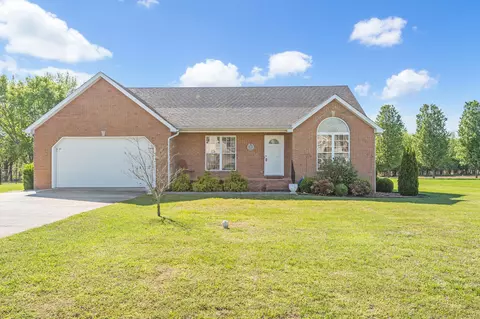 225 Lakeview Dr, Decherd, TN 37324