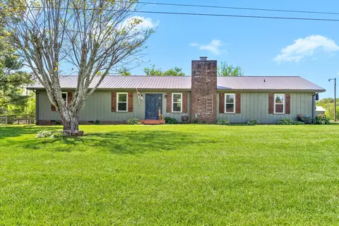 Exterior - 558 Bumpus Rd, Cunningham, TN 37052 photo 2 of 15