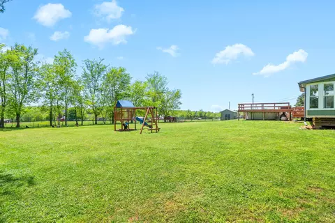 Exterior - 558 Bumpus Rd, Cunningham, TN 37052 photo 12 of 15