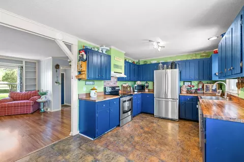 Kitchen - 558 Bumpus Rd, Cunningham, TN 37052 photo 3 of 7