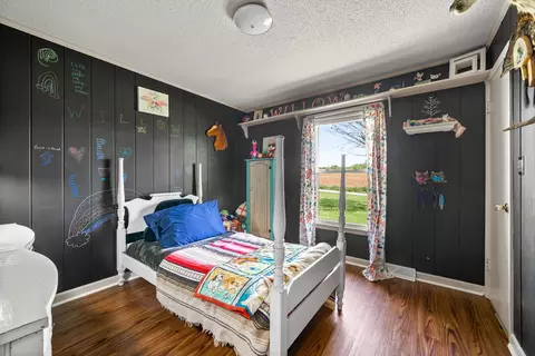 Bedroom - 558 Bumpus Rd, Cunningham, TN 37052 photo 4 of 5