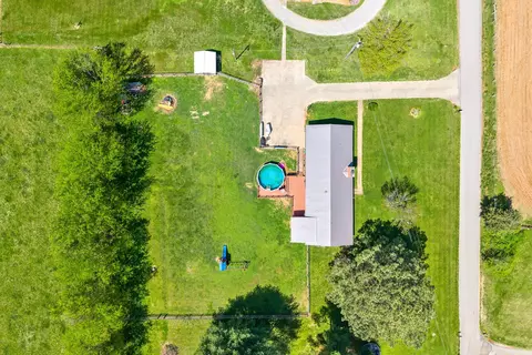 View/Area - 558 Bumpus Rd, Cunningham, TN 37052 photo 2 of 6