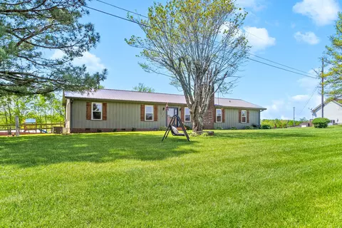 Exterior - 558 Bumpus Rd, Cunningham, TN 37052 photo 3 of 15