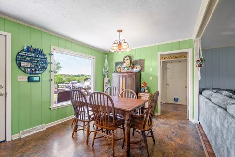 Dining - 558 Bumpus Rd, Cunningham, TN 37052 photo 1 of 3
