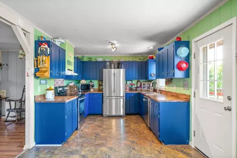 Kitchen - 558 Bumpus Rd, Cunningham, TN 37052 photo 1 of 7