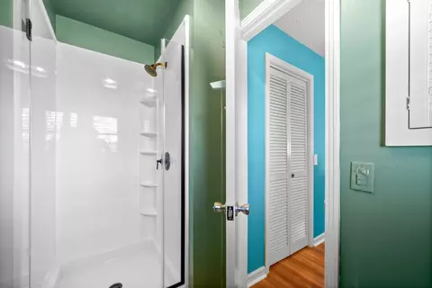 Bath - 558 Bumpus Rd, Cunningham, TN 37052 photo 4 of 8