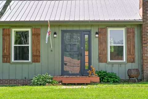 Exterior - 558 Bumpus Rd, Cunningham, TN 37052 photo 5 of 15