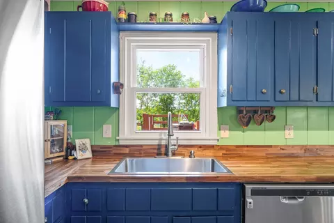 Kitchen - 558 Bumpus Rd, Cunningham, TN 37052 photo 4 of 7