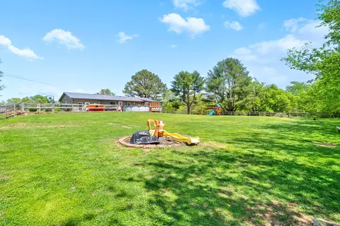 Exterior - 558 Bumpus Rd, Cunningham, TN 37052 photo 9 of 15