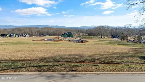 1230 Kellys View Dr, Greenback, TN 37742