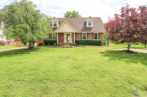 1408 Honeysuckle Ln, Clarksville, TN 37040