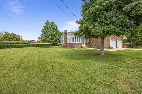 101 Iris St, Decherd, TN 37324 photo 4