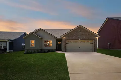 1108 Cardinal Creek Dr, Clarksville, TN 37040