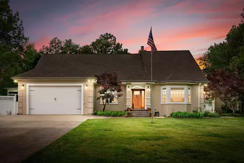 2614 Lake Rd, Woodlawn, TN 37191