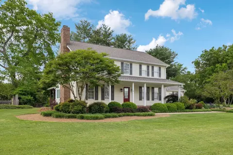 616 River Rock Blvd, Murfreesboro, TN 37128
