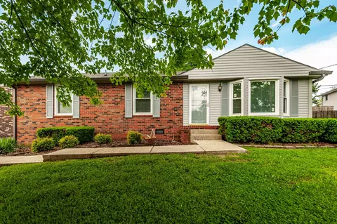 102 Spruce Dr, Hendersonville, TN 37075