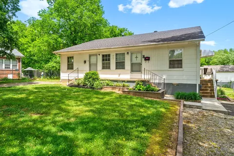 857 Greenwood Ave, Clarksville, TN 37040