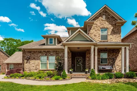 233 Blackthorn Ln, Gallatin, TN 37066