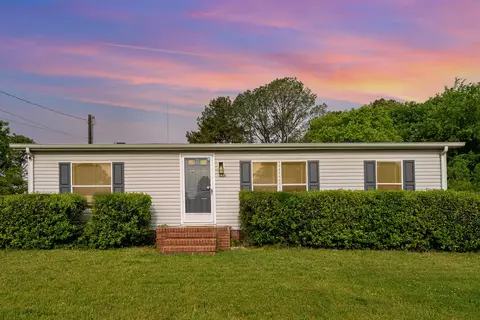 223 Nowlin Dr, Columbia, TN 38401