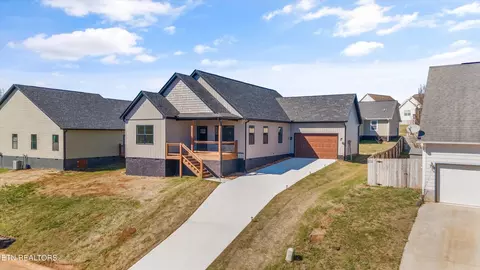 1288 Lori Ellen Ct, Sevierville, TN 37876