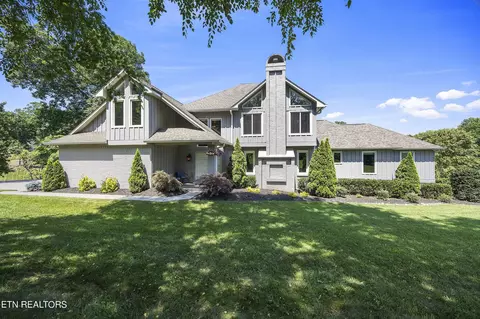 2238 Fallen Oaks Dr, Knoxville, TN 37932