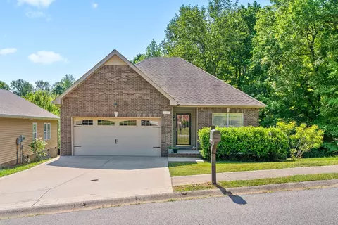 602 Hidden Valley Dr, Clarksville, TN 37040