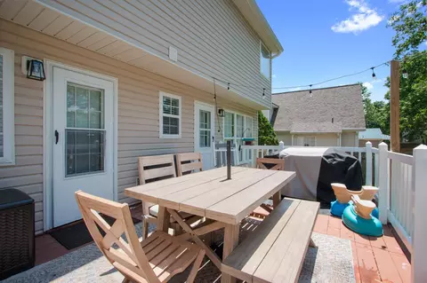 Exterior - 2011 Spring Meadow Cir, Spring Hill, TN 37174 photo 4 of 10