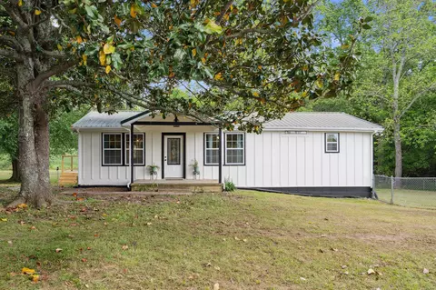 1829 Lockmiller Rd, Estill Springs, TN 37330