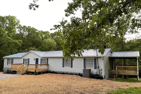 2061 Little Hurricane Crk, Mcewen, TN 37101