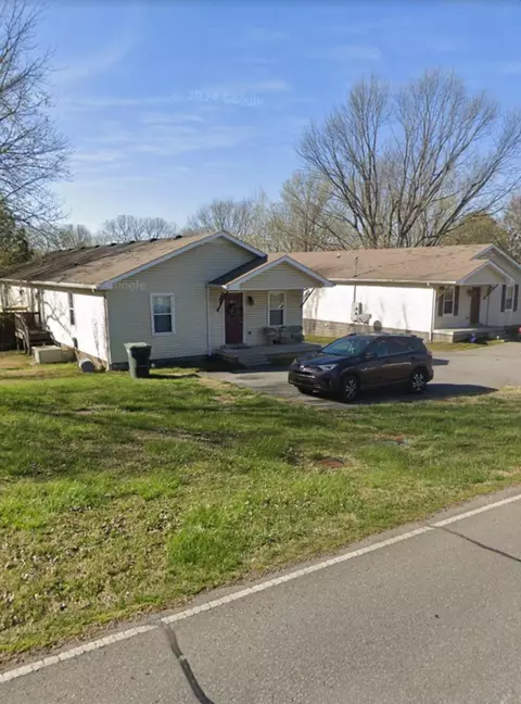 114 W Hillcrest Dr, Springfield, TN 37172