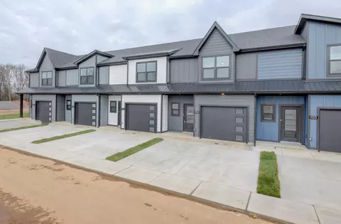 104 Jonathan Wade Cir, Clarksville, TN 37043