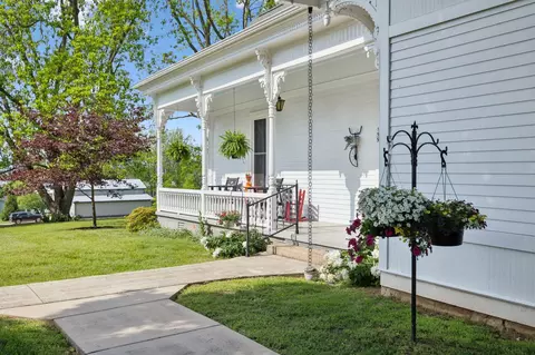 Exterior - 155 High St, Morrison, TN 37357 photo 2 of 26