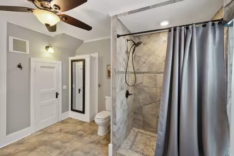 Bath - 155 High St, Morrison, TN 37357 photo 2 of 5