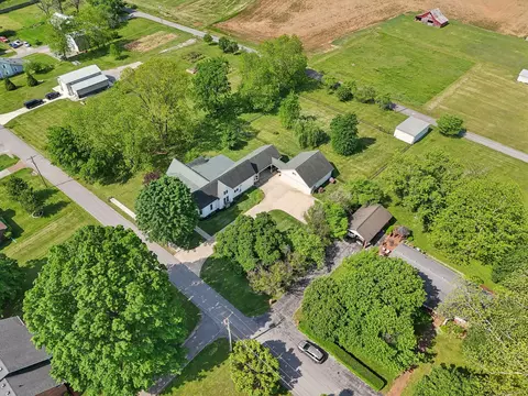 View/Area - 155 High St, Morrison, TN 37357 photo 2 of 9