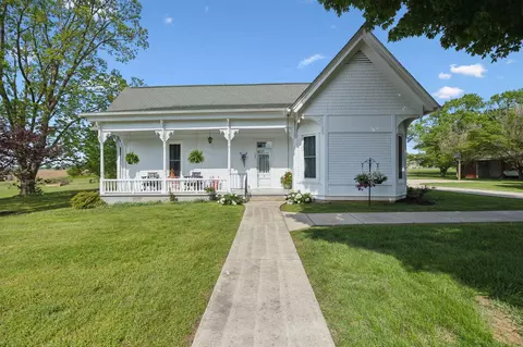 Exterior - 155 High St, Morrison, TN 37357 photo 3 of 26