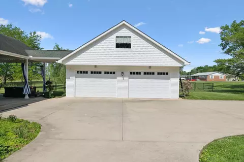 Exterior - 155 High St, Morrison, TN 37357 photo 18 of 26